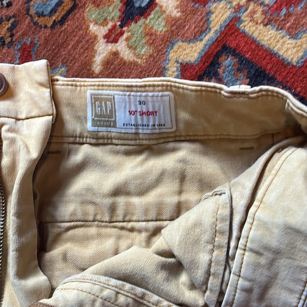 GAP shorts - Picture 2 of 2